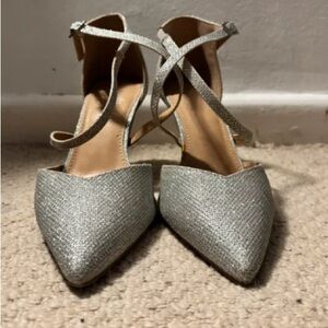 Chic Women's Silver Strappy Heels